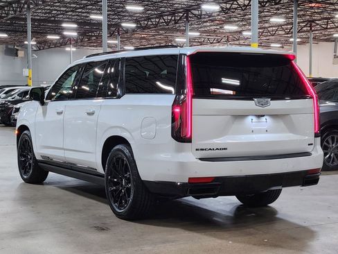 Used 2022 Cadillac Escalade ESV Sport Platinum w/ LPO, ONYX Package image 11
