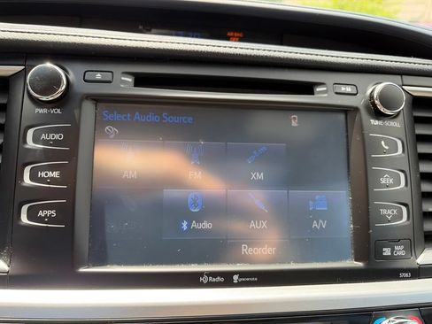 Used 2015 Toyota Highlander XLE AWD/4WD image 12