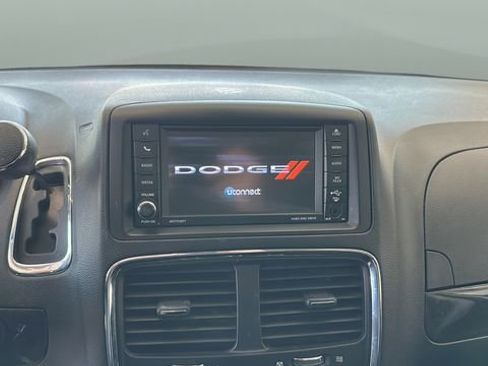 Used 2018 Dodge Grand Caravan SE FWD image 10