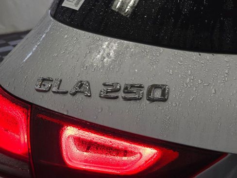 Used 2022 Mercedes-Benz GLA 250 4MATIC w/ Premium Package Lite image 30