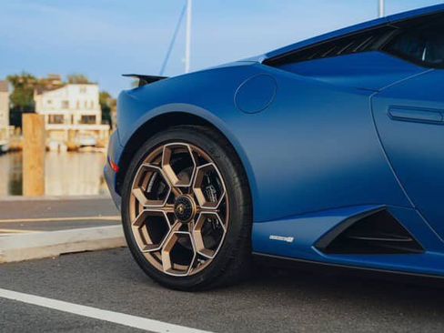 Used 2023 Lamborghini Huracan Tecnica RWD image 21
