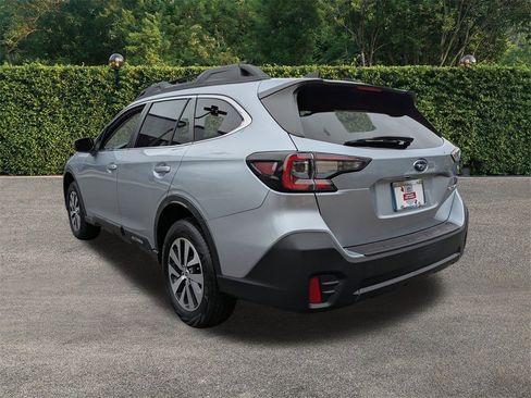 Used 2022 Subaru Outback Premium image 6