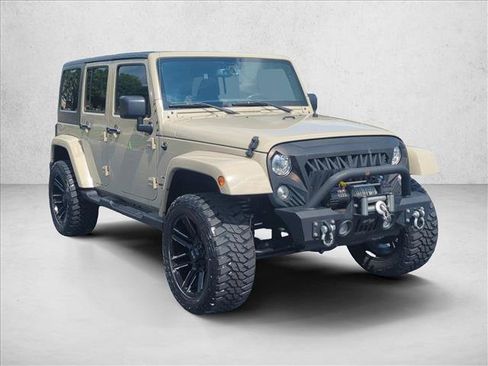 Used 2017 Jeep Wrangler Unlimited Sahara w/ Connectivity Group AWD/4WD image 3