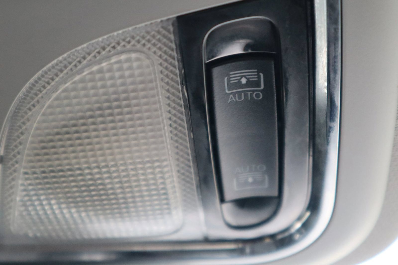 Used 2021 Jeep Cherokee Latitude Lux w/ Sun & Sound Group FWD image 33