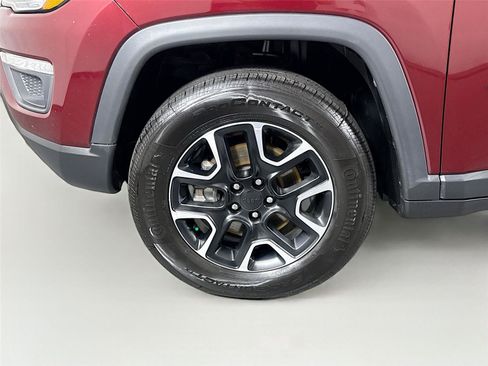 Used 2021 Jeep Compass Trailhawk AWD/4WD image 42