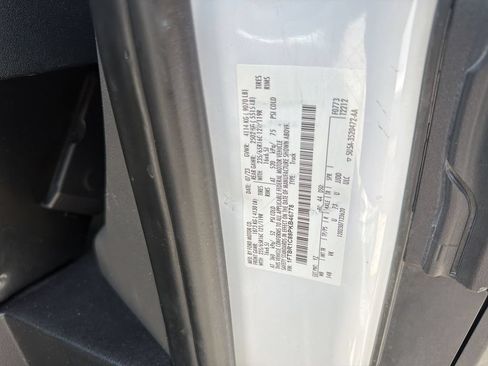 Used 2023 Ford Transit 250 Medium Roof RWD image 6