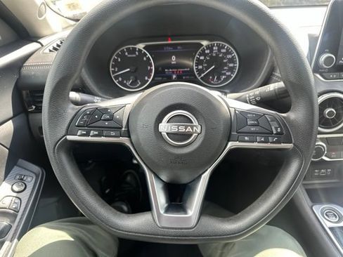 Used 2024 Nissan Sentra SV FWD image 9