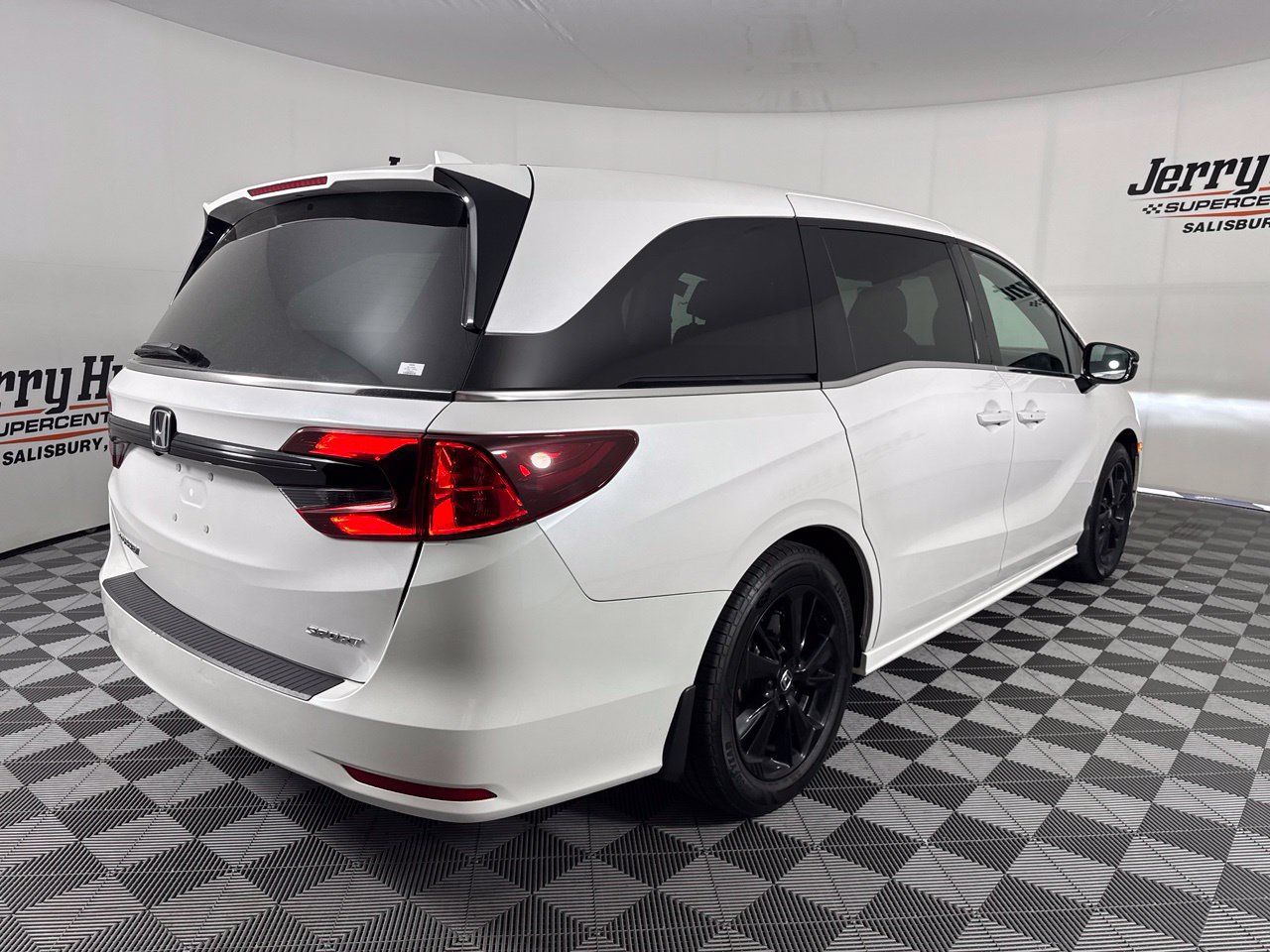 Used 2024 Honda Odyssey Sport image 6