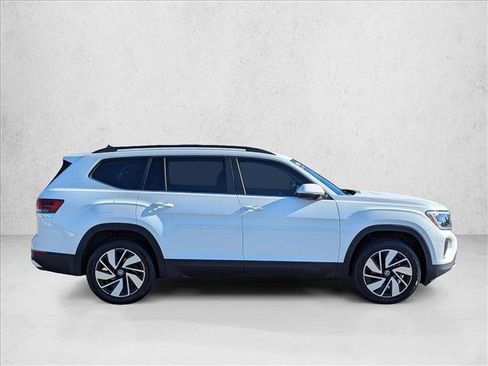 Used 2024 Volkswagen Atlas SE FWD image 4