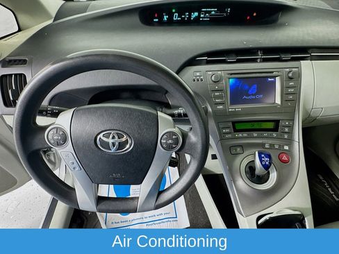 Used 2014 Toyota Prius Three image 12