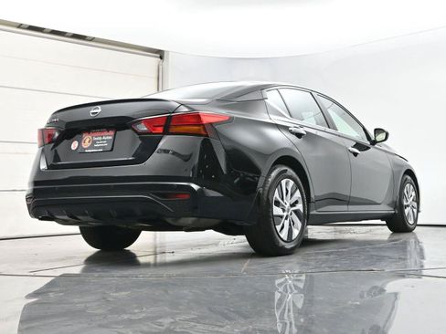 Used 2024 Nissan Altima 2.5 S FWD image 29