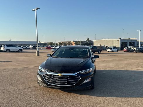 Used 2025 Chevrolet Malibu LT FWD image 7