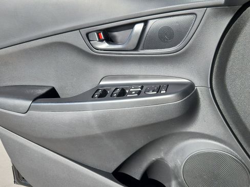 Used 2022 Hyundai Kona SEL w/ Cargo Package FWD image 9