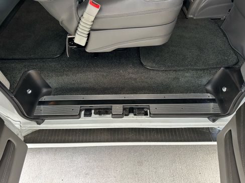 Used 2020 Chevrolet Express 2500 w/ Enhanced Convenience Package RWD image 37