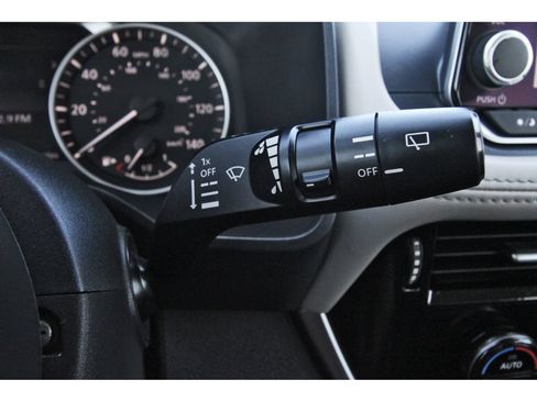 Used 2023 Nissan Rogue SV FWD image 18