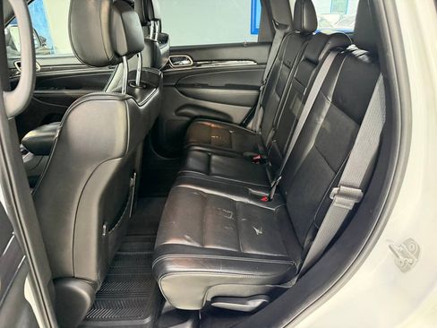 Used 2017 Jeep Grand Cherokee Overland AWD/4WD image 21