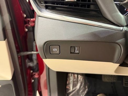 Used 2023 Buick Enclave Essence FWD image 18