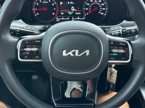 Used 2022 Kia Sorento LX FWD image 8