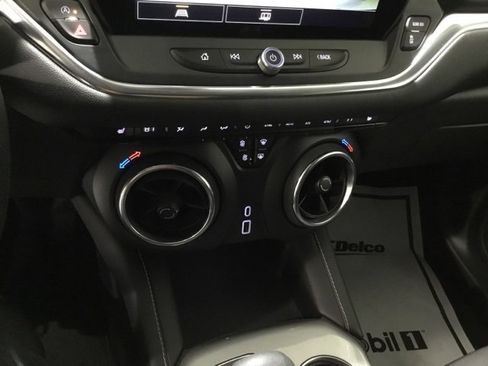 Used 2025 Chevrolet Blazer LT image 32