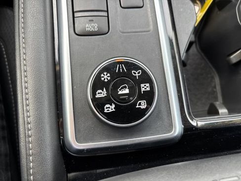 Used 2024 Nissan Pathfinder SV w/ SV Premium Package image 17