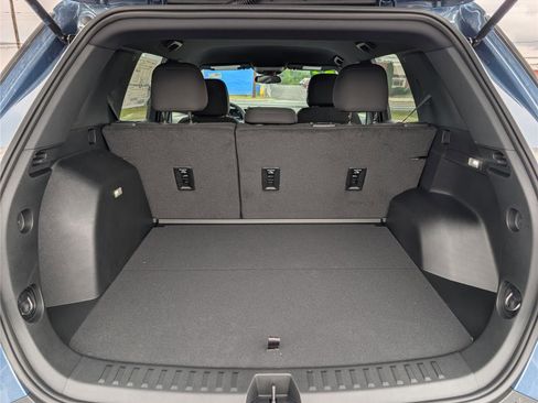 New 2026 Chevrolet Equinox LT w/ LPO, Floor Liner Package FWD image 8