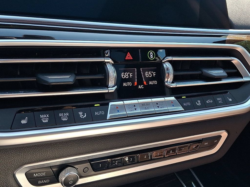Used 2020 BMW X5 xDrive40i w/ M Sport Package AWD/4WD image 17