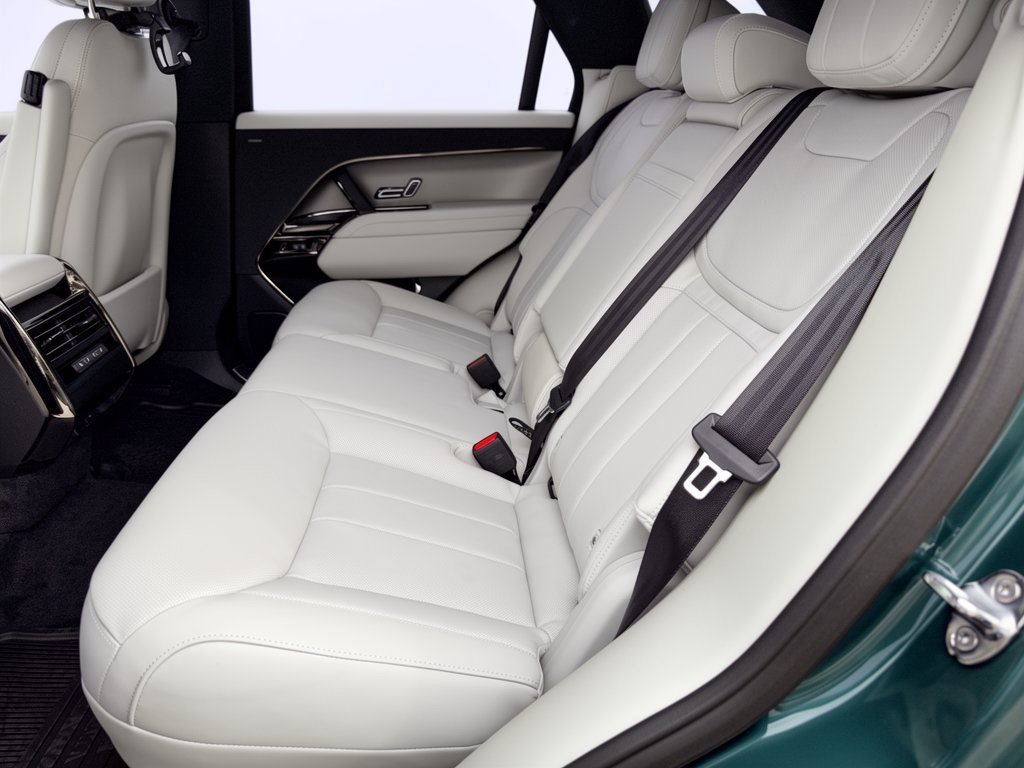 New 2027 Land Rover Range Rover Sport SE AWD/4WD image 23