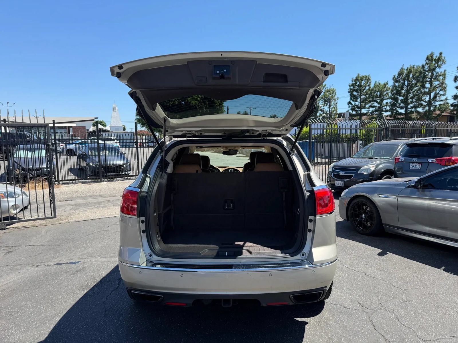Used 2016 Buick Enclave Leather w/ Trailering Package FWD image 19