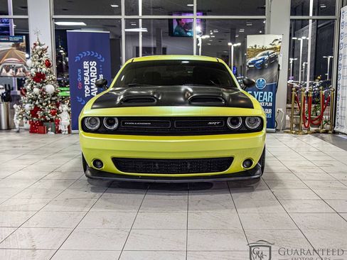 Used 2015 Dodge Challenger SRT image 3