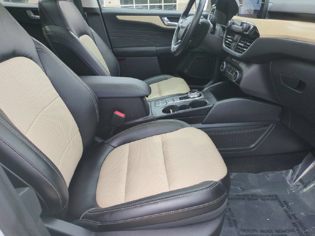 Used 2021 Ford Escape Titanium w/ Titanium Elite Package AWD/4WD image 27