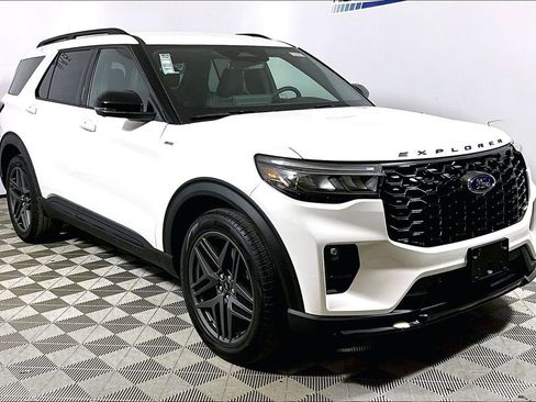 New 2026 Ford Explorer ST-Line w/ ST-Line Street Pack RWD image 2