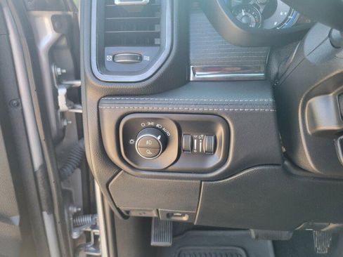 Used 2022 RAM 2500 Limited AWD/4WD image 19