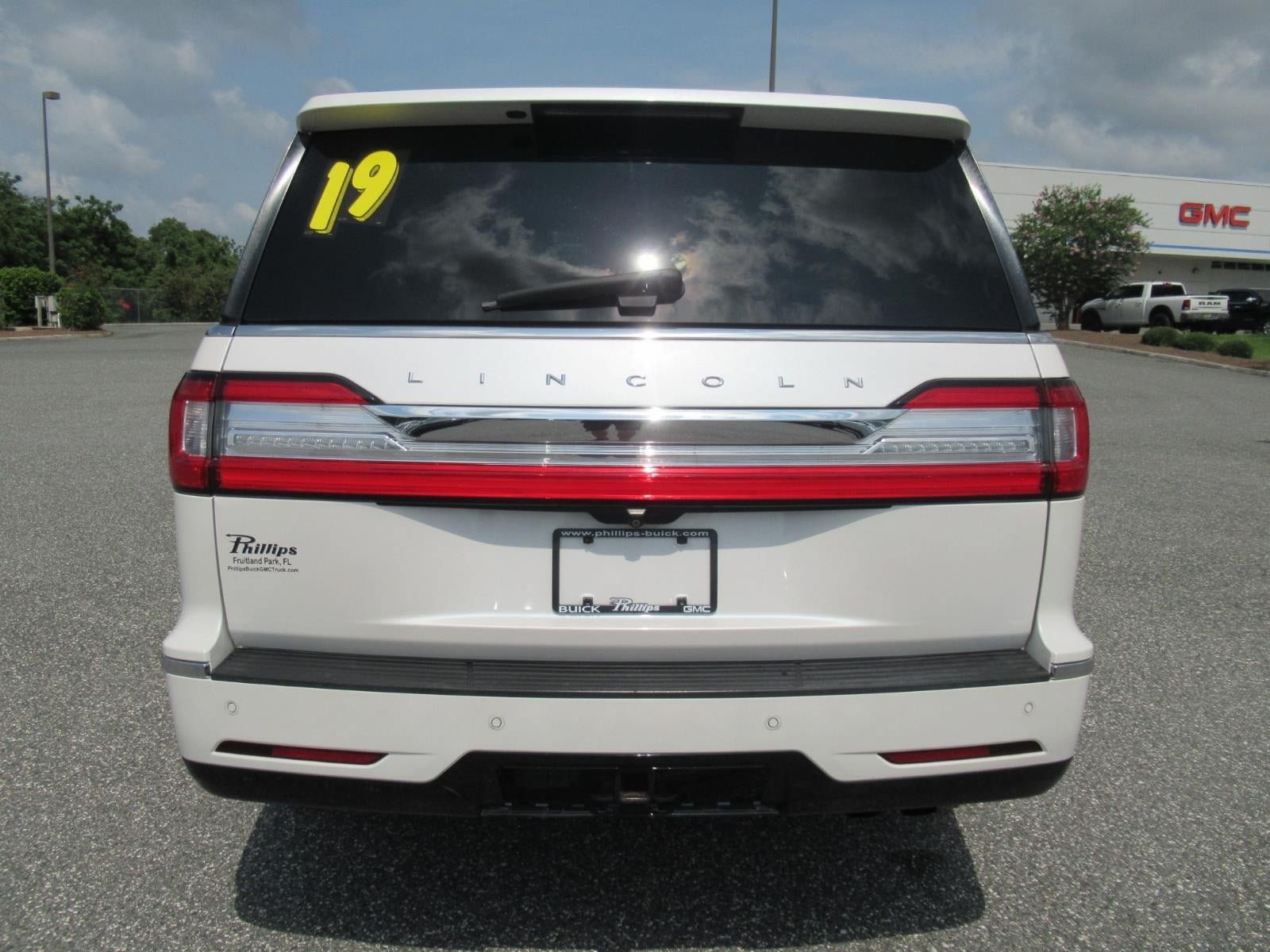 Used 2019 Lincoln Navigator Reserve AWD/4WD image 6