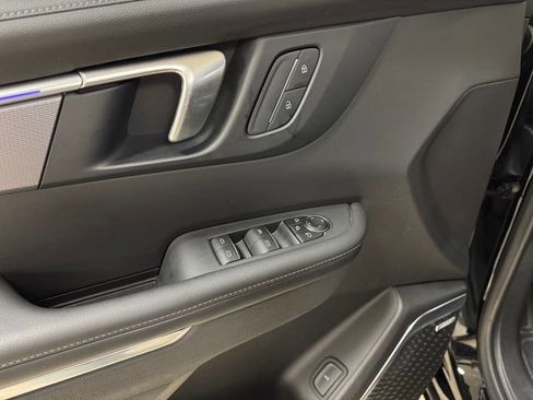 Used 2025 Buick Enclave Sport Touring image 7