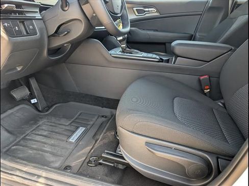New 2026 Kia Sportage LX FWD image 7