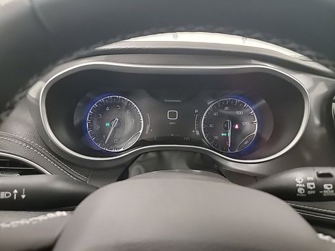 New 2025 Chrysler Pacifica Select image 17