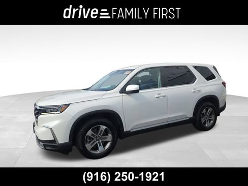 Used 2025 Honda Pilot EX-L image 1