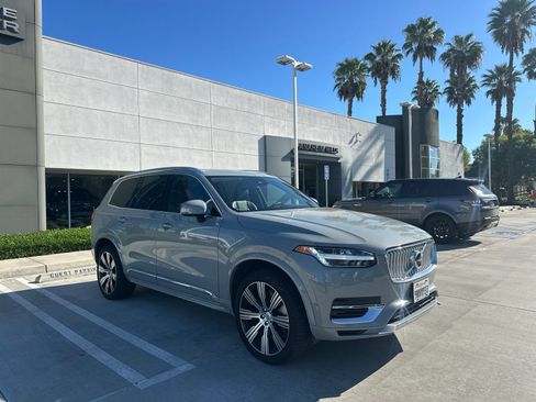 Used 2024 Volvo XC90 T8 Ultimate w/ Lounge Package AWD/4WD image 2