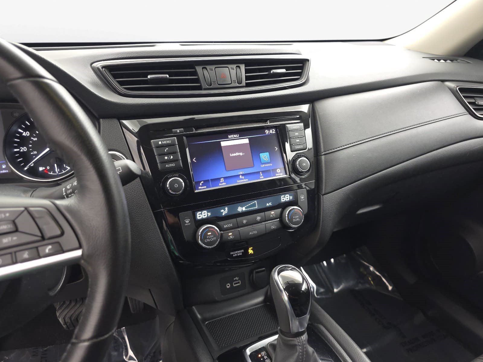 Used 2018 Nissan Rogue SV FWD image 17