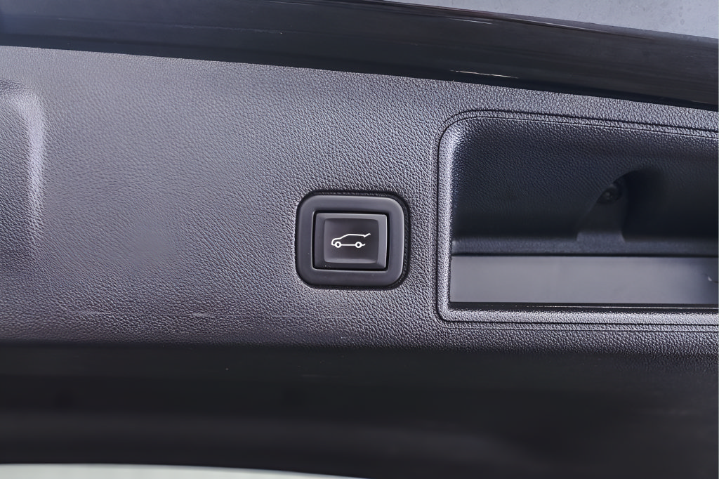 Used 2023 GMC Terrain SLT AWD/4WD image 41