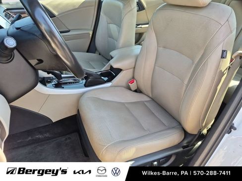 Used 2017 Honda Accord EX-L image 12