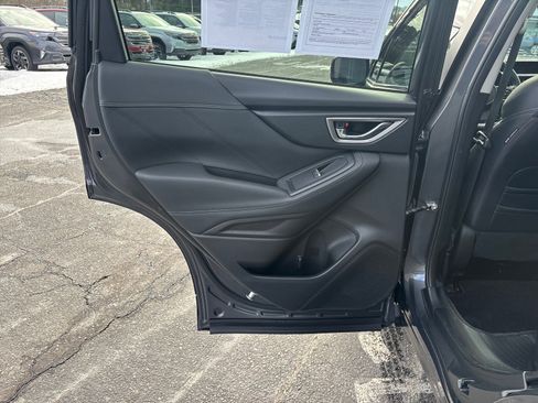 Used 2020 Subaru Forester Limited image 33