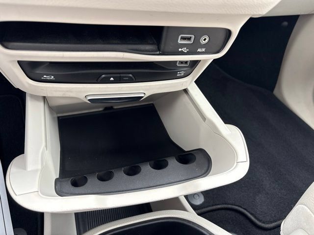 Used 2019 Chrysler Pacifica Touring-L Plus w/ Tire & Wheel Group FWD image 20