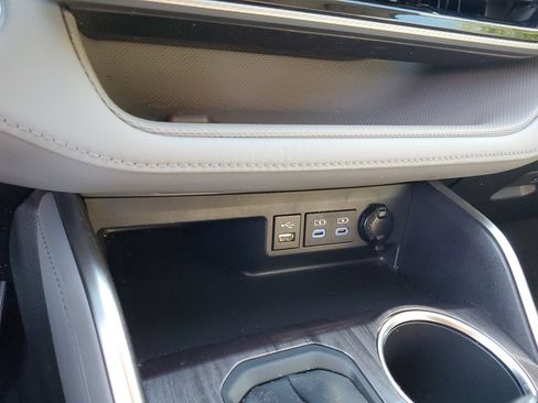 Used 2022 Toyota Highlander Platinum FWD image 24
