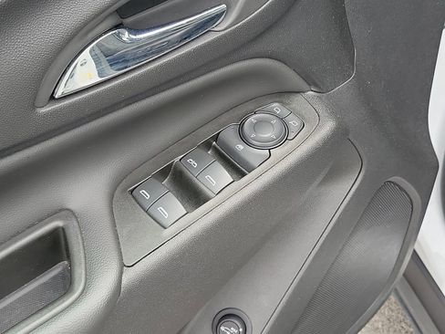 Used 2022 Chevrolet Equinox LT FWD image 24