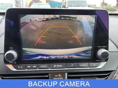 Used 2024 Nissan Altima 2.5 SV image 14