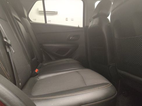 Used 2021 Chevrolet Trax LT AWD/4WD image 19