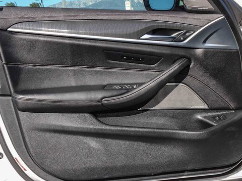 Used 2022 BMW M550i xDrive w/ Premium Package image 19