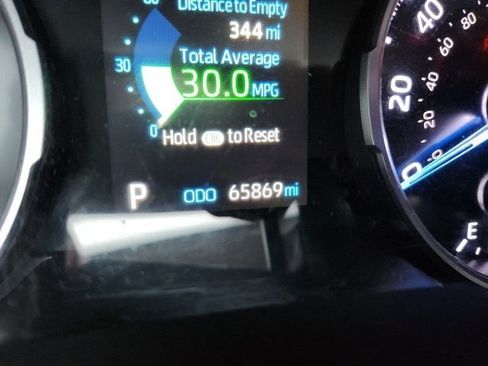 Used 2021 Toyota RAV4 XLE w/ Convenience Package image 11