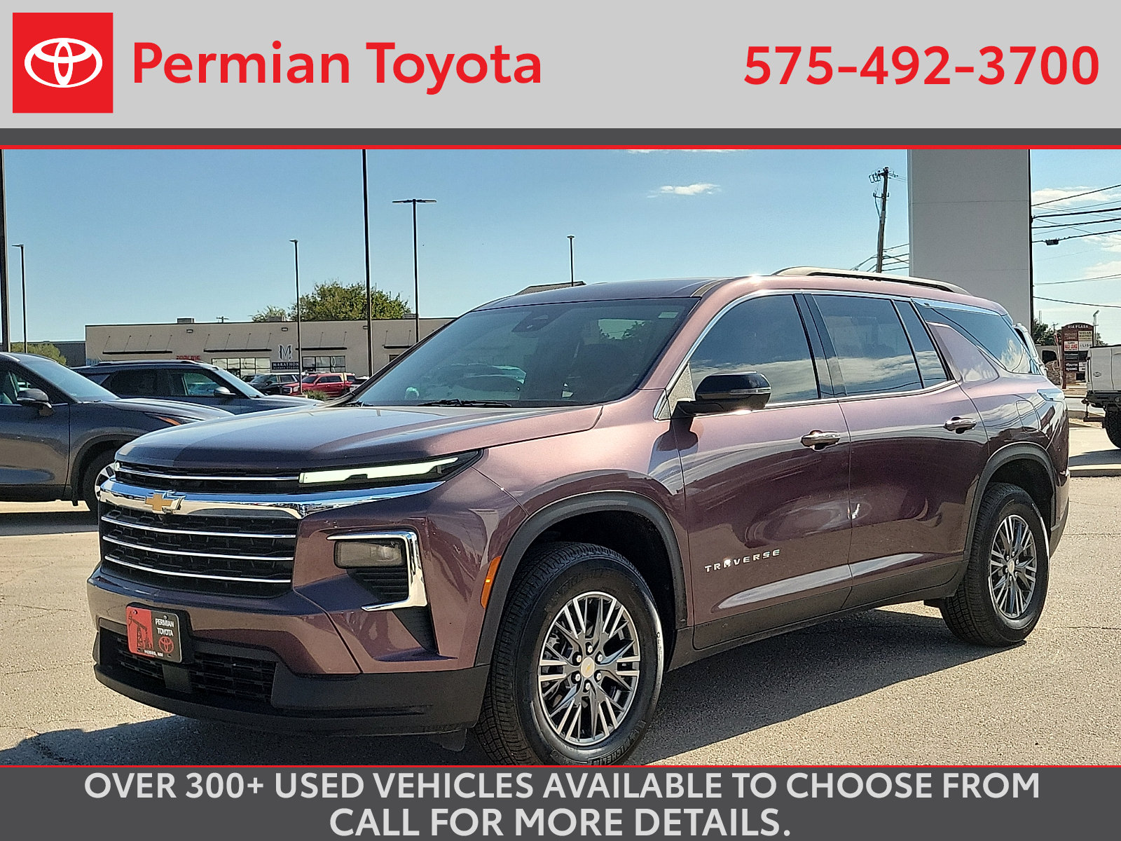 Used 2024 Chevrolet Traverse LT FWD image 1